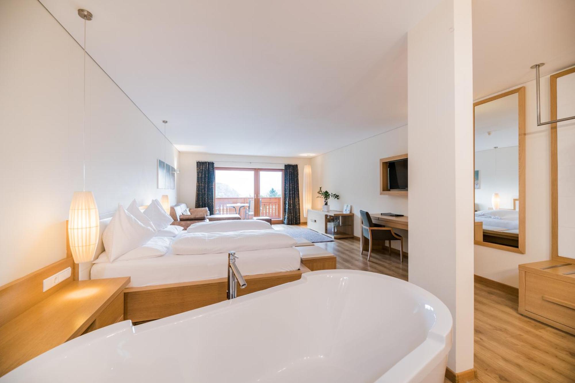 Hotel Lanerhof Active/Spa/Balance Сан Лоренцо ди Себато Стая снимка